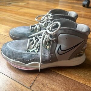 nike kyrie infinity leopard camo Size 7Y Low Backs